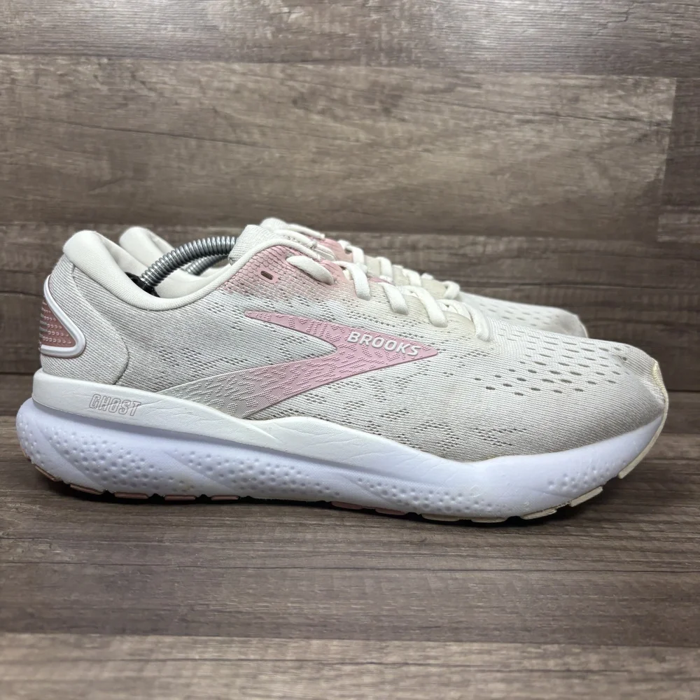 Brooks Ghost 16 White Pink Womens US Size 9.5 EUR 41 1204071B136 Running Shoes